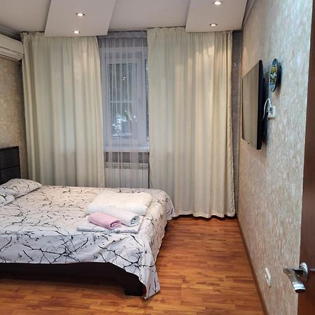 Apartments Ahmetova 6 32 Алма Ата Екстериор снимка