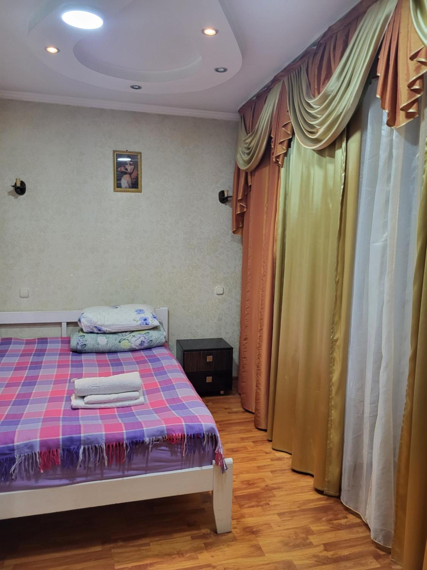 Apartments Ahmetova 6 32 Алма Ата Екстериор снимка