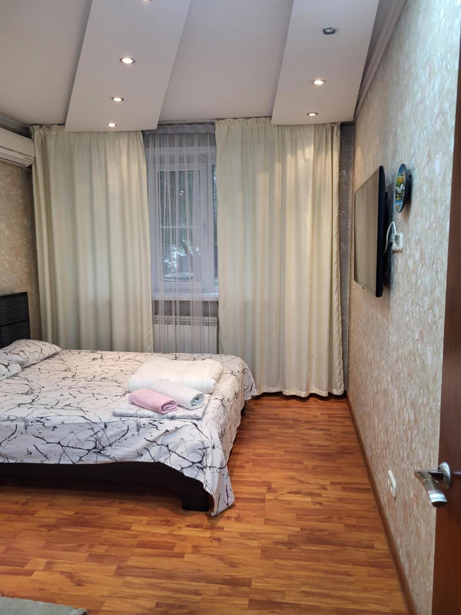 Apartments Ahmetova 6 32 Алма Ата Екстериор снимка